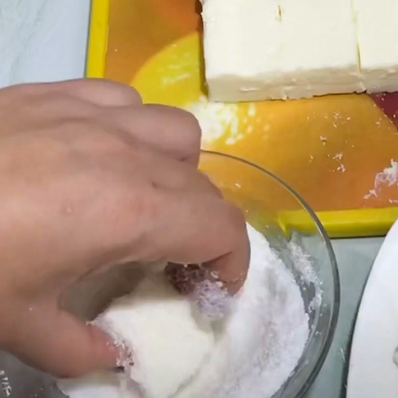 Bước 3 Đổ khuôn và làm lạnh Bánh sữa dừa có whipping cream