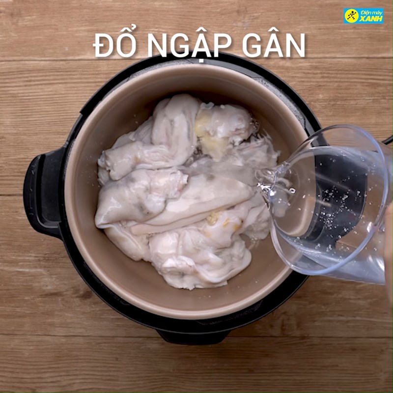 Bước 1 Nấu gân bò Gân bò lắc cóc