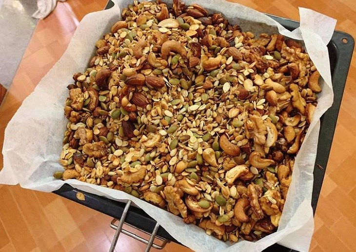 Bước 2 Nướng hỗn hợp Ngũ cốc Granola