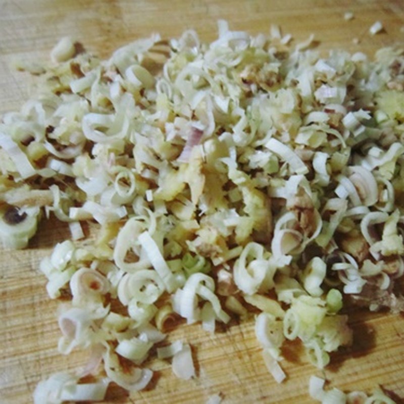 Cách 1 Sơ chế các vật liệu Lẩu cá bớp măng chua