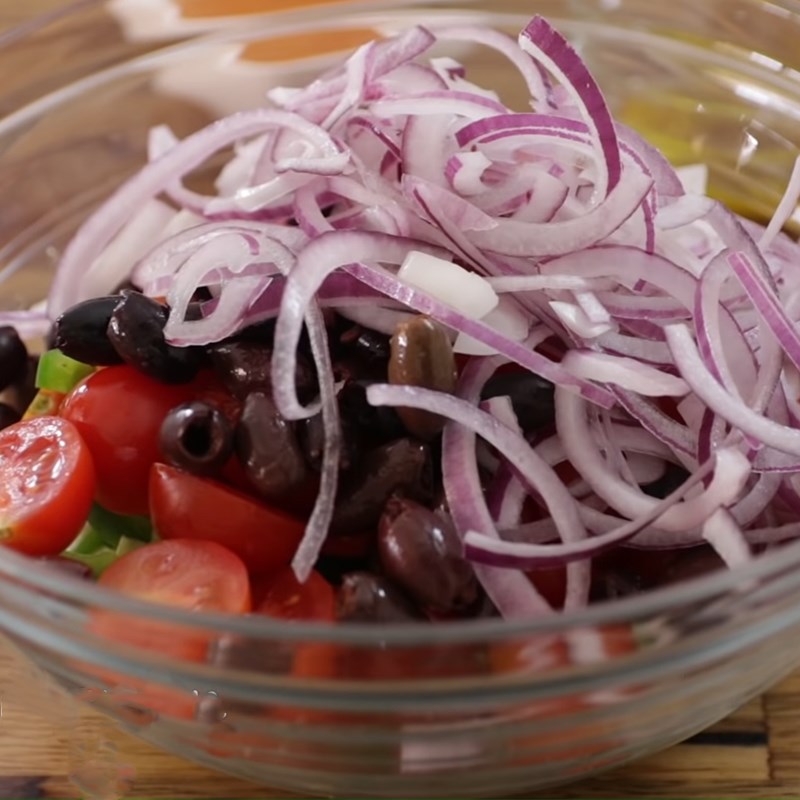 Bước 1 Sơ chế nguyên liệu Greek salad