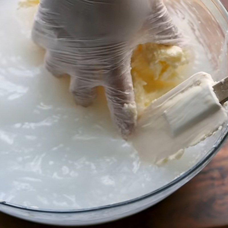 Bước 3 Tách nước cho bơ Bơ - butter bằng kem tươi (heavy cream)