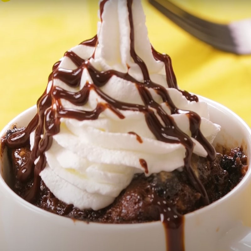 Bước 3 Thành phẩm Mug cake socola