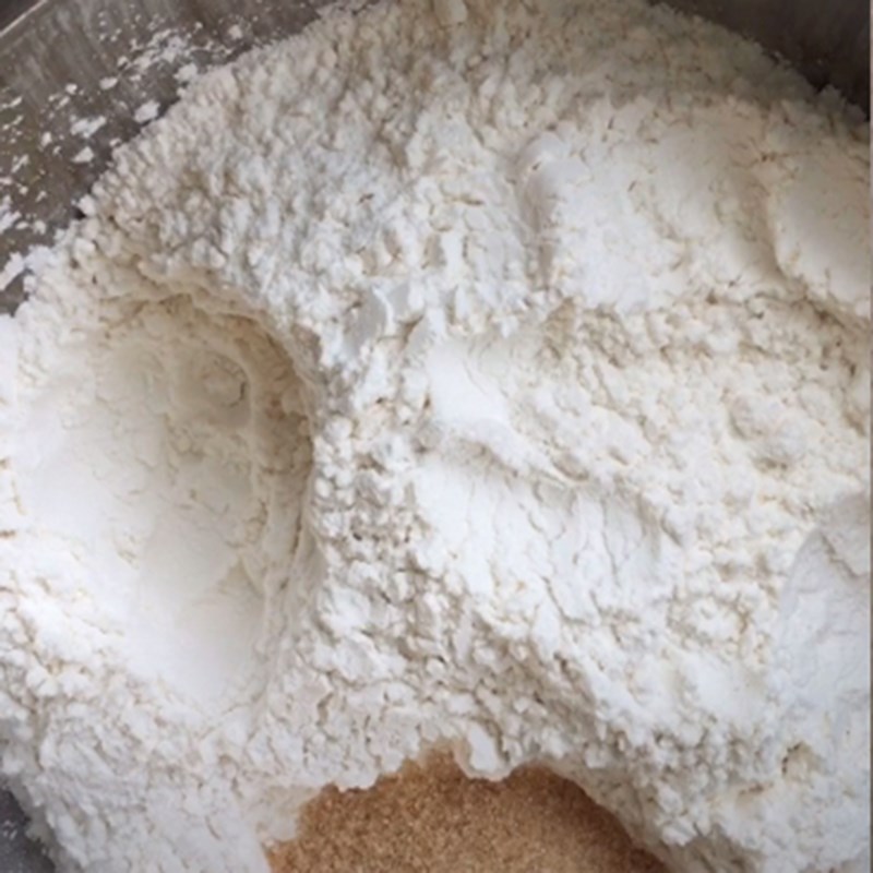 Bước 2 Trộn bột Bánh mì hoa đậu biếc nhân phô mai