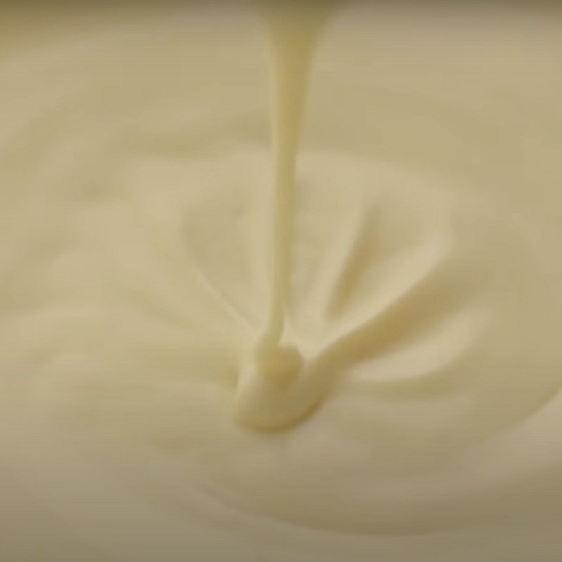 Bước 3 Trộn hỗn hợp Whipping Cream với kem phô mai Cheesecake dứa