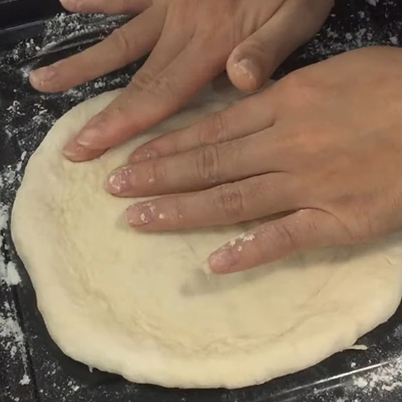 Bước 5 Vê bột và tạo hình bánh Cách làm đế bánh pizza