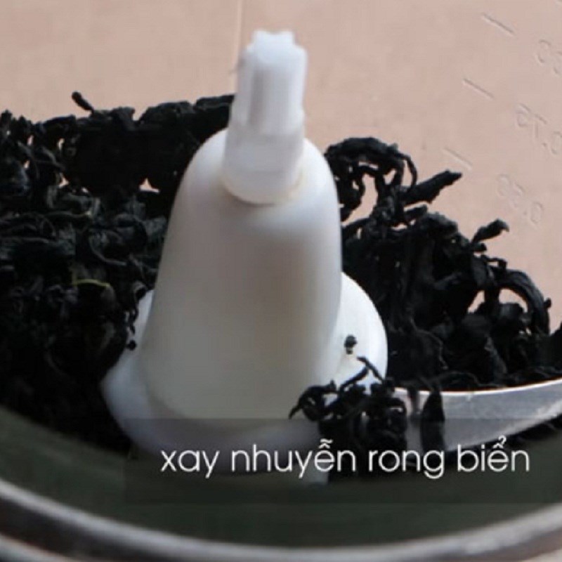 Bước 1 Xay nguyên liệu Hạt nêm nấm rong biển