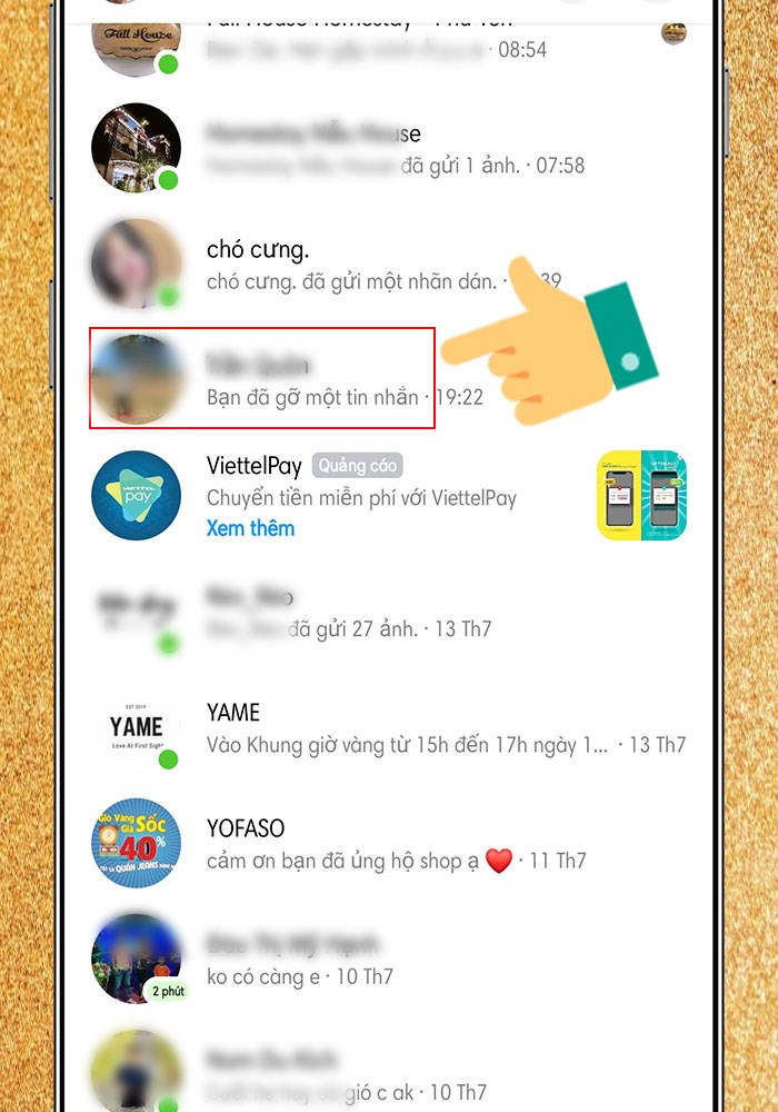 Mở ứng dụng Messenger trên điện thoại > Chọn bất kỳ một người bạn muốn chơi cùng.