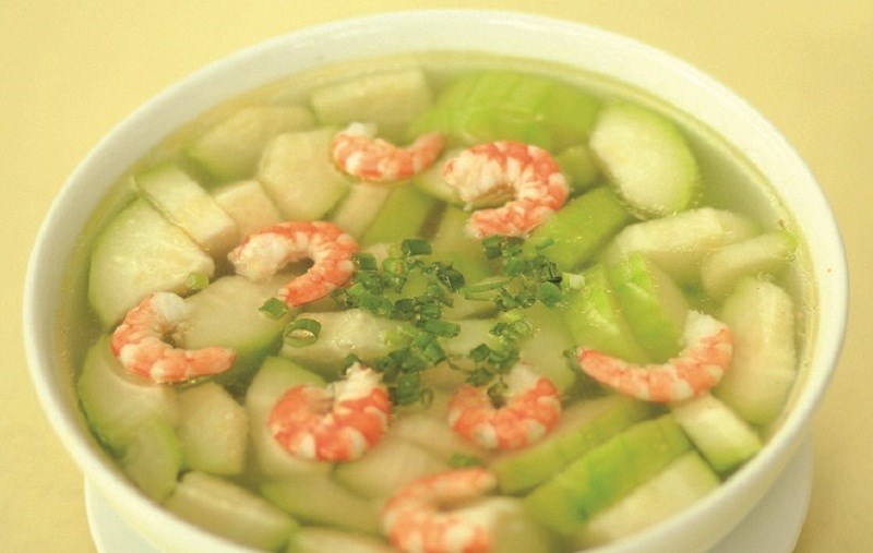 Bitter gourd soup with shrimp