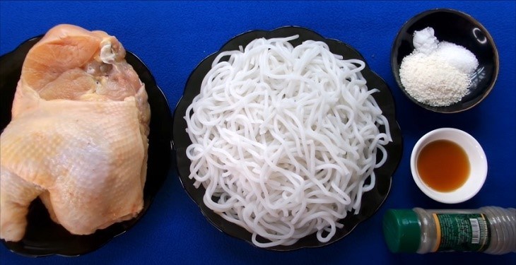 Các nguyên liệu món nạp năng lượng bánh canh gà