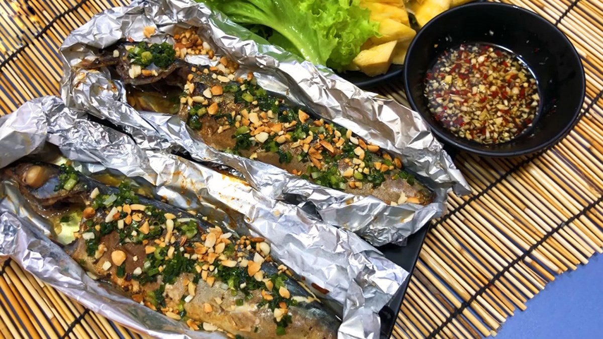 Cá saba nướng giấy bạc mỡ hành