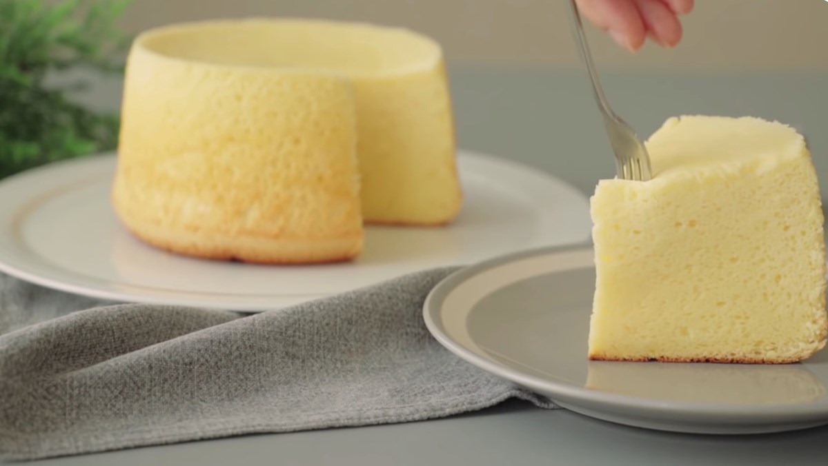 Hướng dẫn Cách làm bánh bông lan phô mai Đơn giản, dễ thực hiện tại nhà