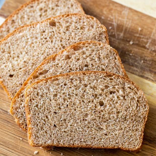 Cách làm bánh mì mật ong từ bột mì nguyên cám thơm ngon, giúp giảm cân