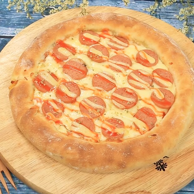 Cách làm pizza xúc xích viền phô mai thơm ngon, béo ngậy ngay tại nhà