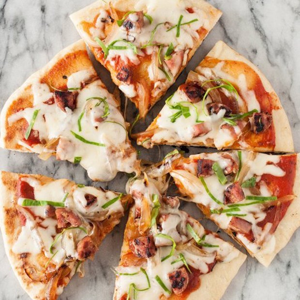 Cách làm pizza không cần lò nướng cực ngon đơn giản