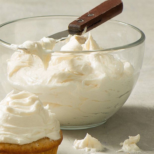 Cách làm kem bơ trang trí bánh sinh nhật, bánh bông lan cực đơn giản