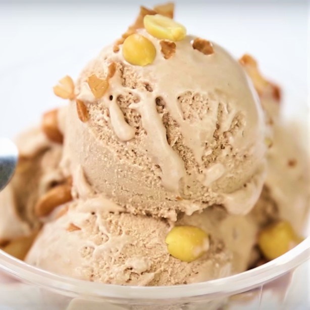 [Video] Cách làm kem chuối cacao bằng máy xay sinh tố đơn giản tại nhà