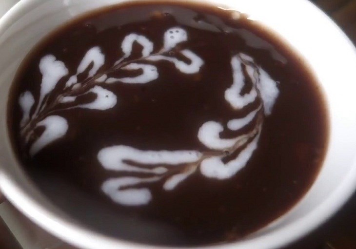 Chè đậu đen nước cốt dừa