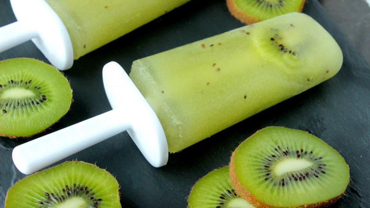 Kem kiwi với nước trái cây