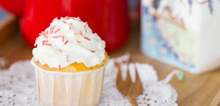 Yogurt chiffon cupcake