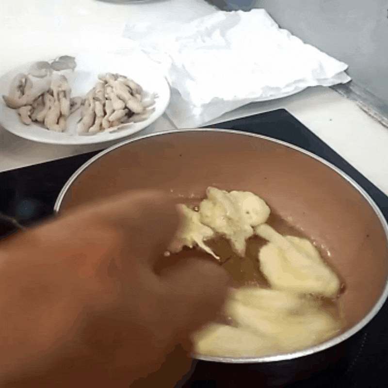 Bước 3 Chiên ốc móng tay Ốc móng tay chiên giòn