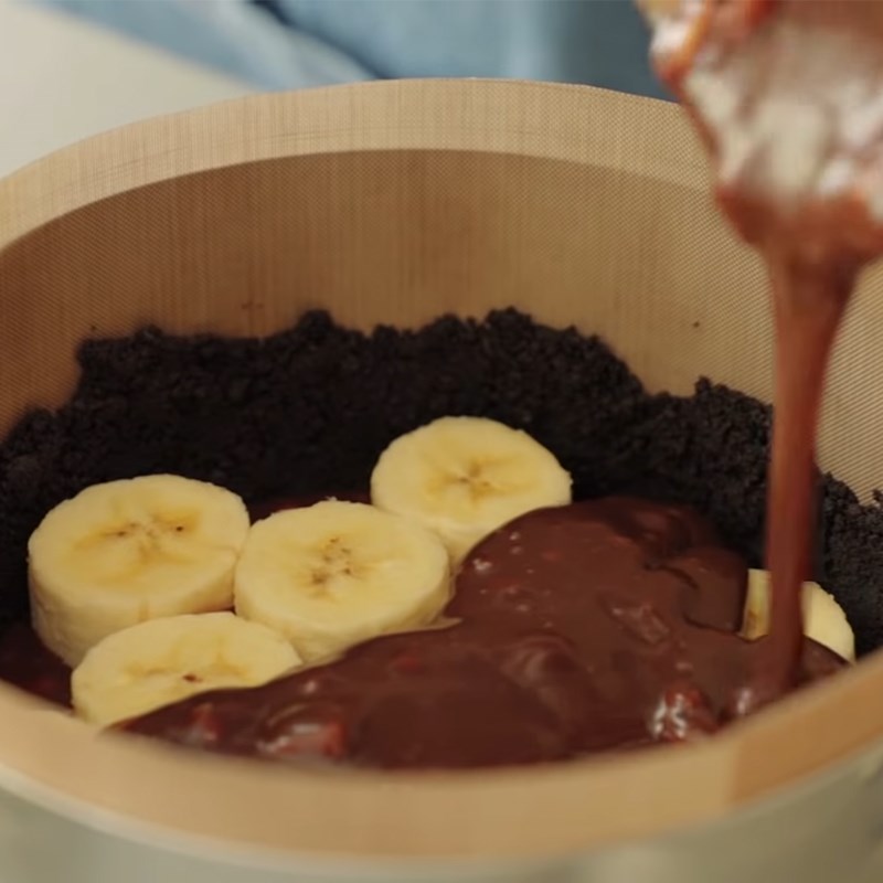 Bước 4 Đổ khuôn bánh Bánh tart chuối socola