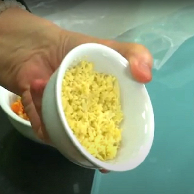 Bước 2 Giã gừng ớt Kim chi ớt chay