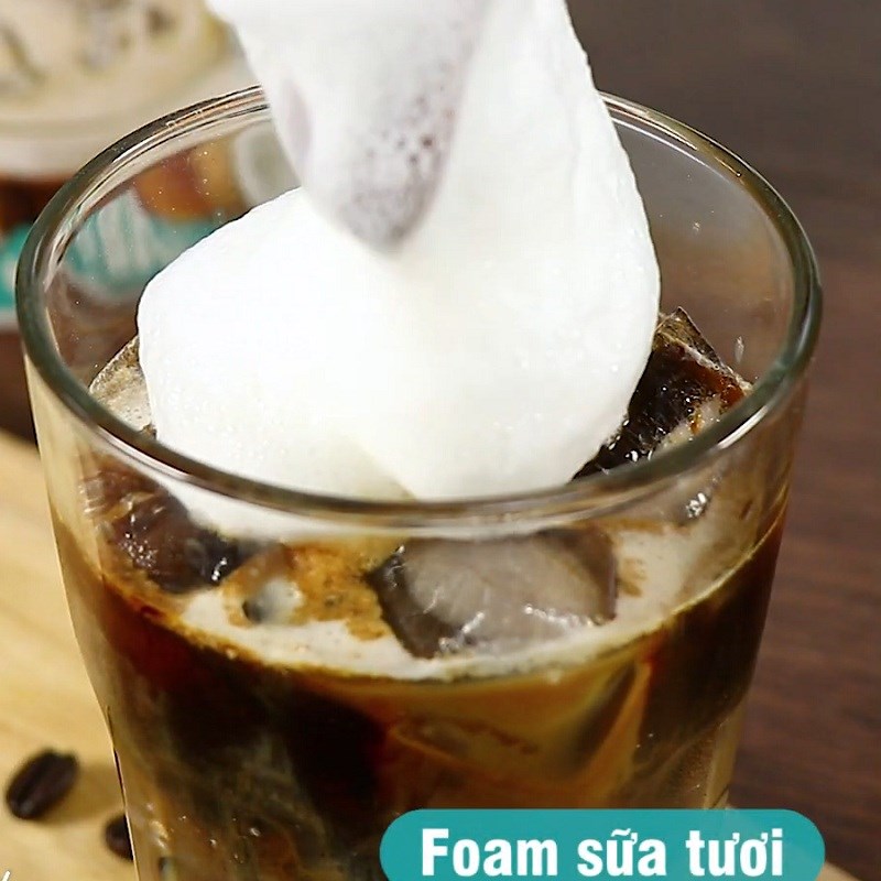 Bước 4 Hoàn thành Cappuchino dừa foam sữa tươi