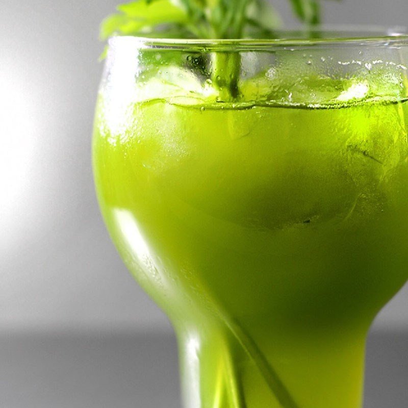 Bước 3 Làm cocktail Cocktail cần tây