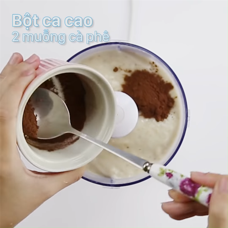 Bước 2 Làm kem Kem chuối cacao bằng máy xay sinh tố