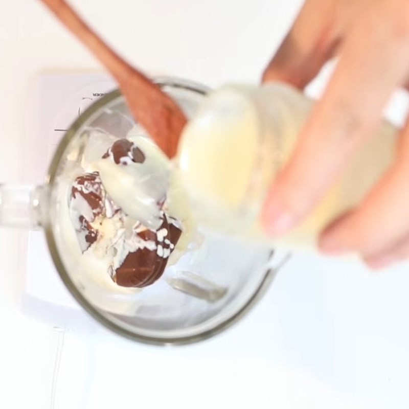 Bước 2 Làm kem chocopie Kem chocopie trái cây