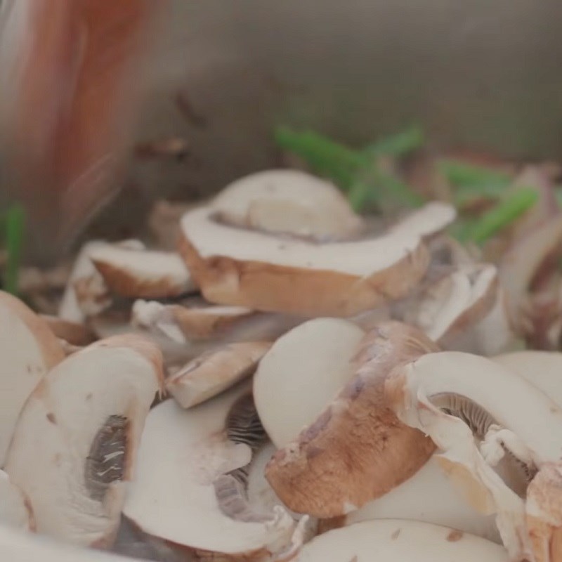 Bước 4 Làm sốt cà chua Pizza Chicago