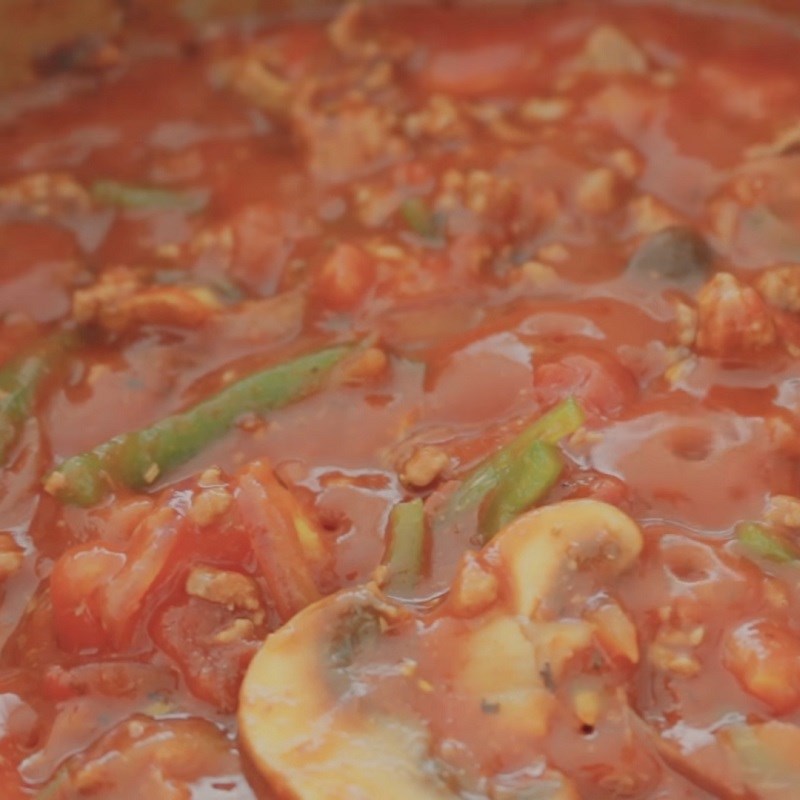 Bước 4 Làm sốt cà chua Pizza Chicago