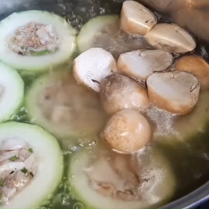 Bước 4 Nấu canh Canh bầu nhồi thịt chay