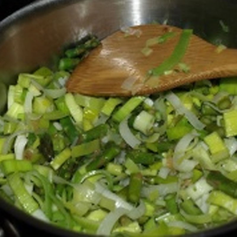 Bước 2 Nấu súp Súp măng tây