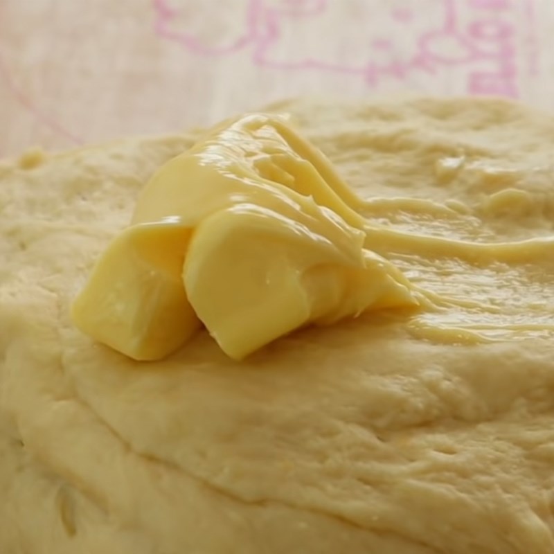 Bước 4 Nhào bột Bánh mì cam
