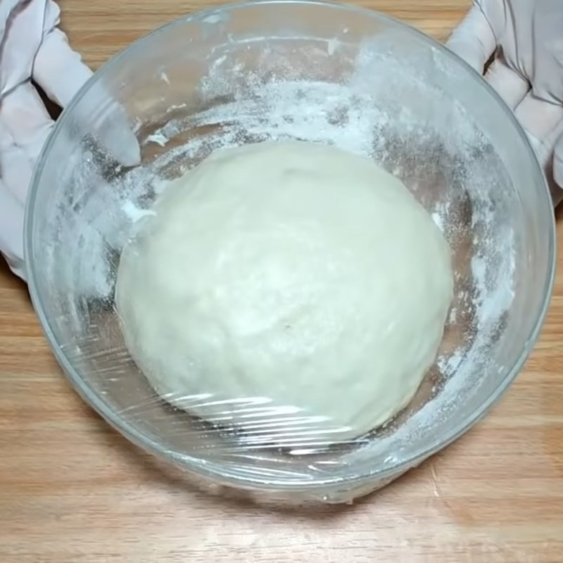 Bước 2 Nhào bột Bánh bao nhân phô mai sữa