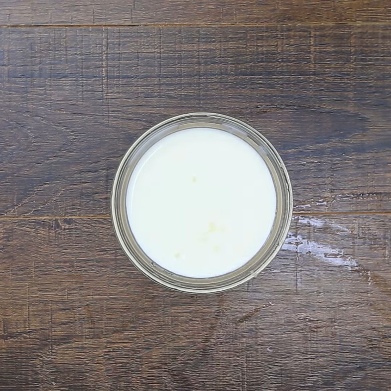 Bước 2 Pha hỗn hợp sữa Bơ chuối dầm sữa