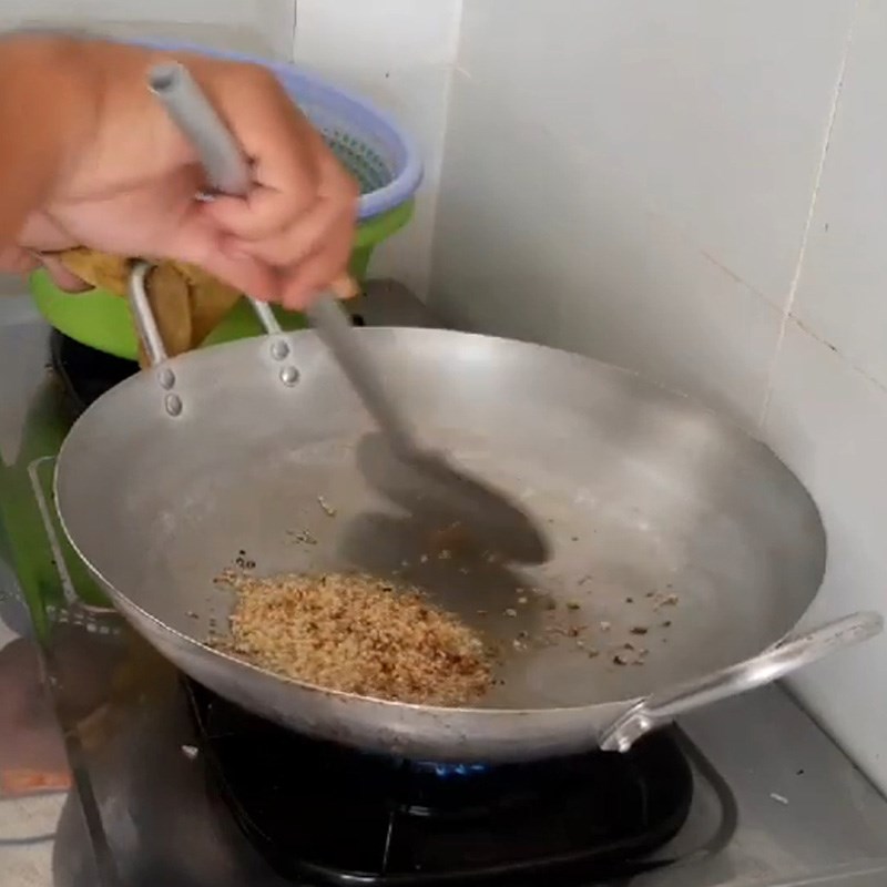Bước 3 Phi thơm tỏi Ốc móng tay cháy tỏi