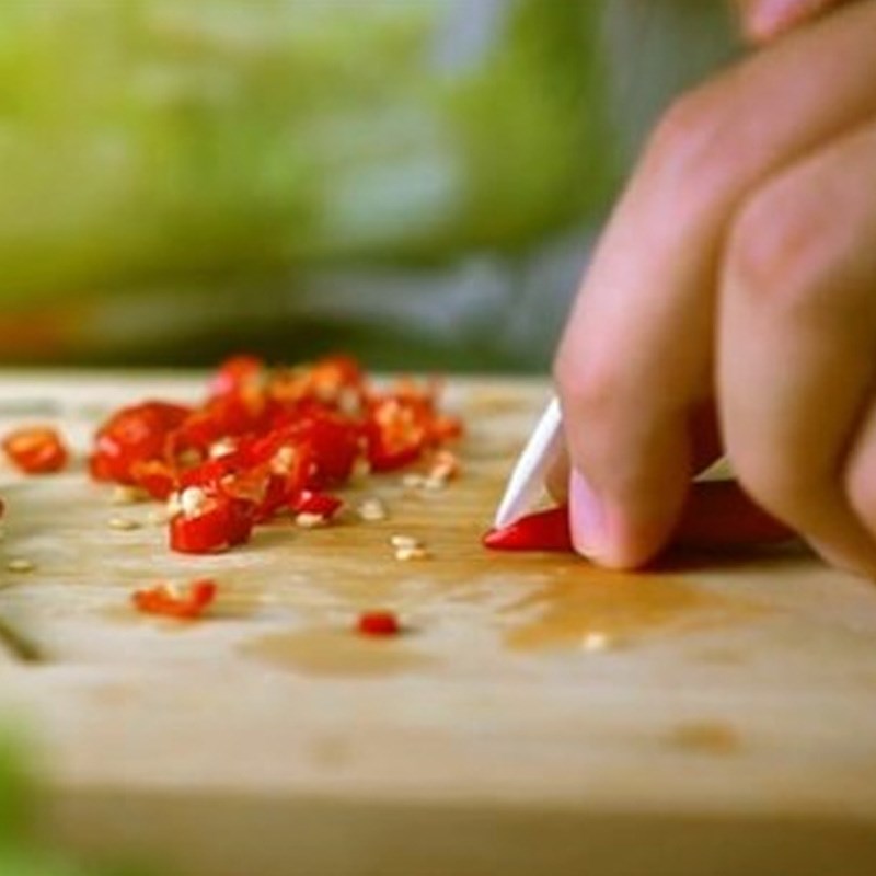 Cách 1 Sơ chế vật liệu Cá sacha nướng giấy bạc ngấn mỡ hành