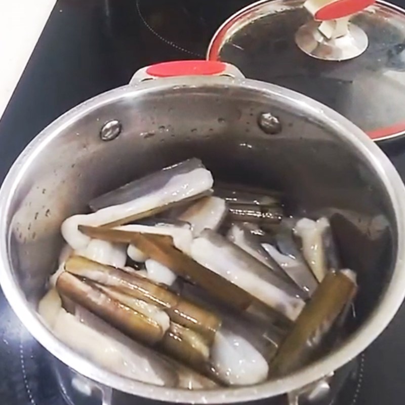 Bước 1 Sơ chế ốc móng tay Ốc móng tay chiên giòn