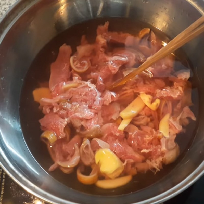 Bước 1 Sơ chế thịt dê Thịt dê xào sả ớt