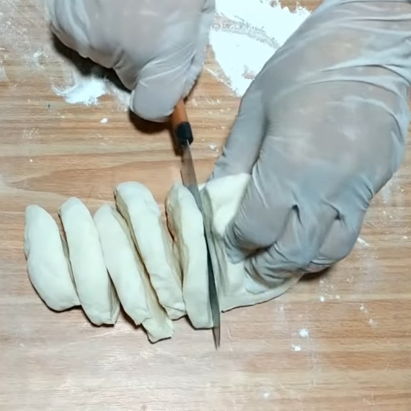 Bước 6 Tạo hình bánh Bánh bao nhân phô mai sữa