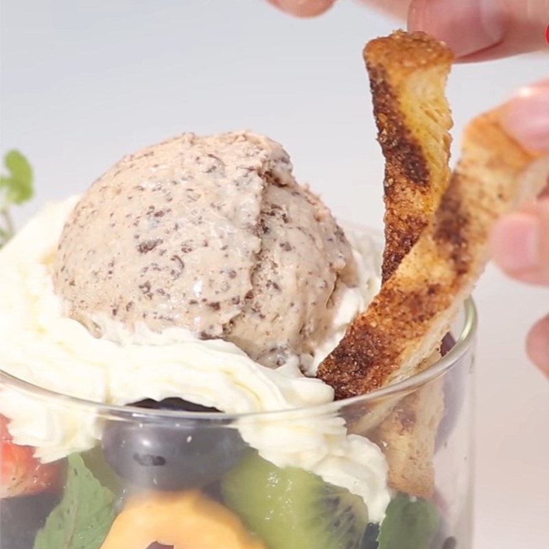 Bước 4 Trang trí Kem chocopie trái cây