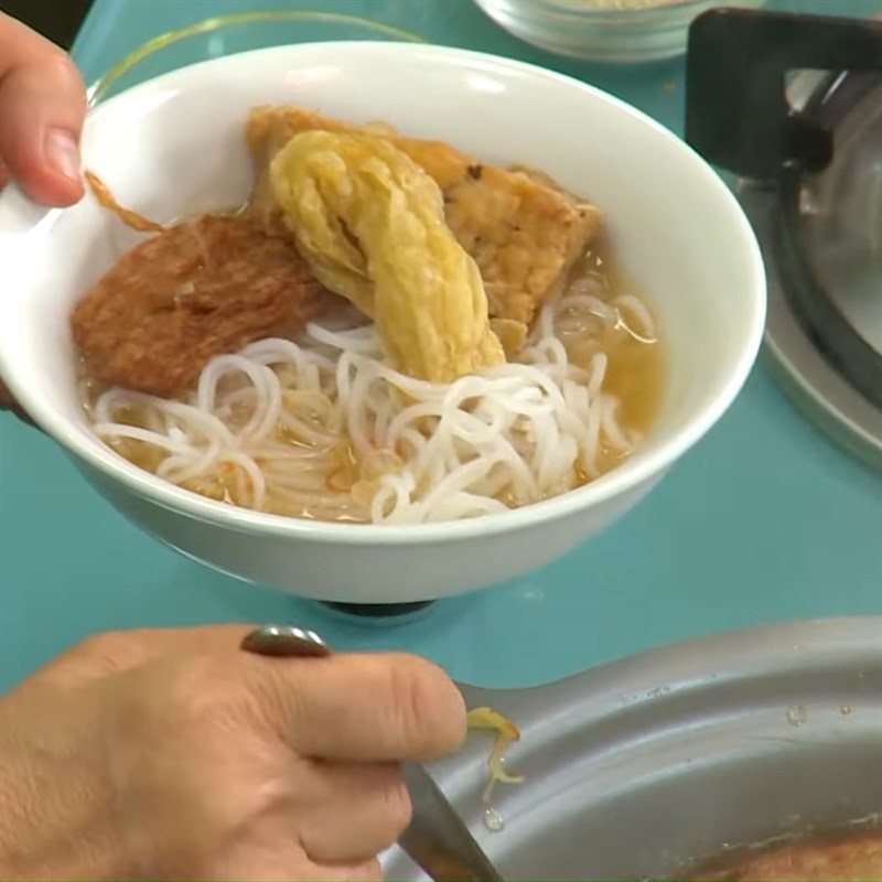 Bước 4 Trình bày Bún gỏi già chay