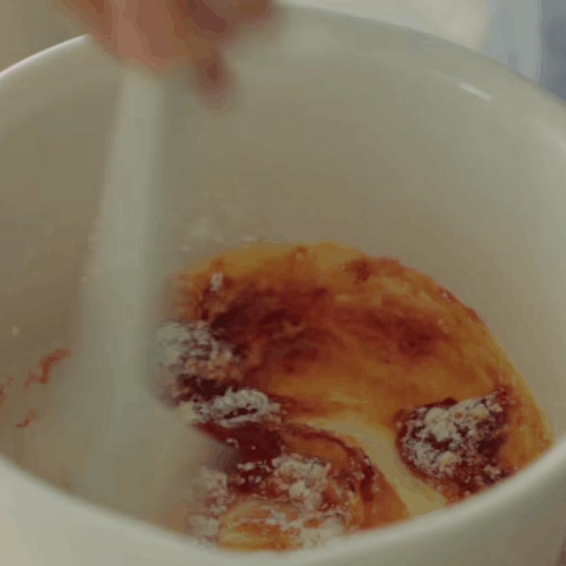 Bước 6 Trộn hỗn hợp nhân bánh Bánh chuối cuộn dâu tây Nhật Bản