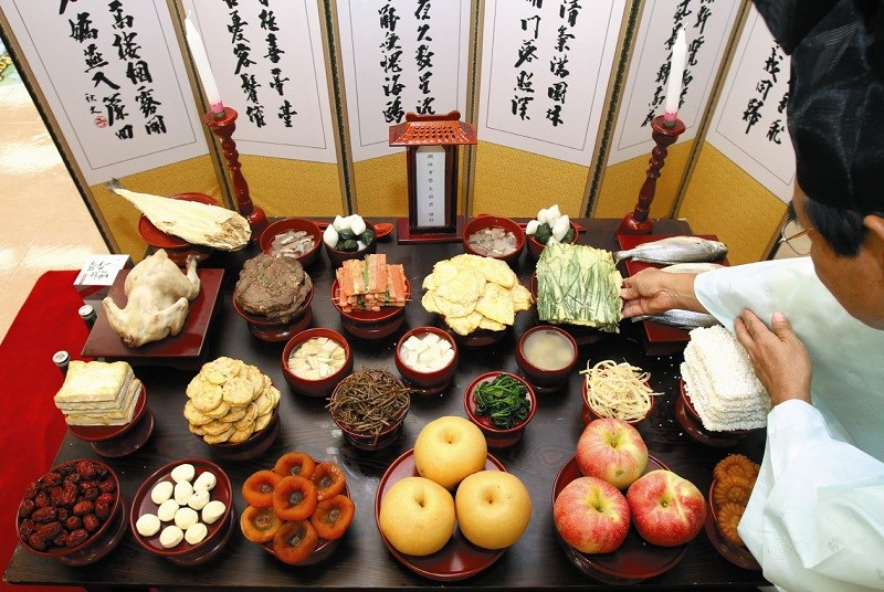 Nguồn gốc, ý nghĩa và món ăn tết Trung Thu (Chuseok) của người Hàn