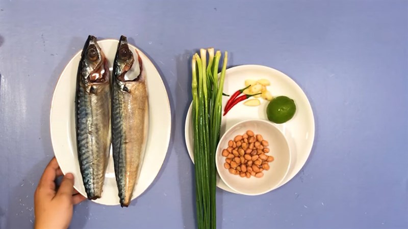 Nguyên vật liệu món nạp năng lượng cá sabố nướng giấy bạc mỡ bụng hành