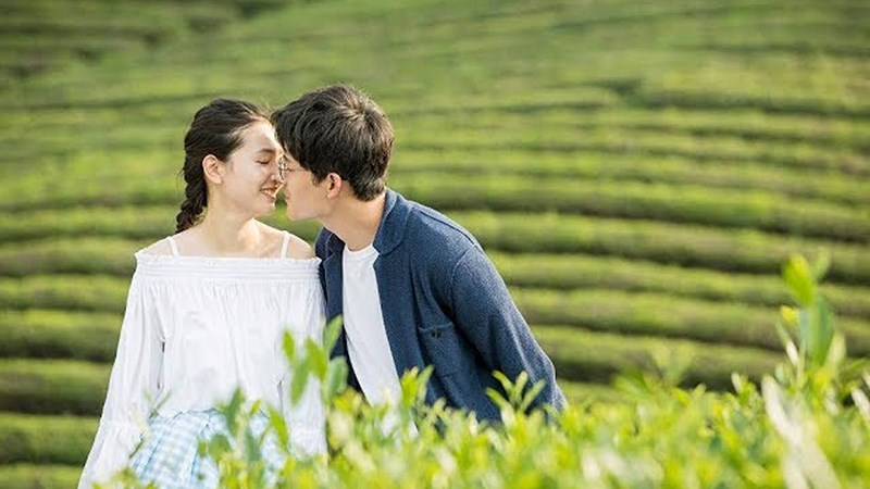 Anh Không Thích Thế Giới Này, Anh Chỉ Thích Em (Le Coup de Foudre)