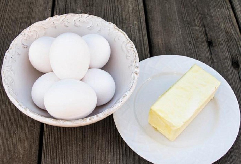 Nên dùng bơ và trứng ở nhiệt độ phòng